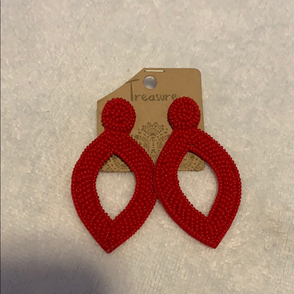Dangle earrings
